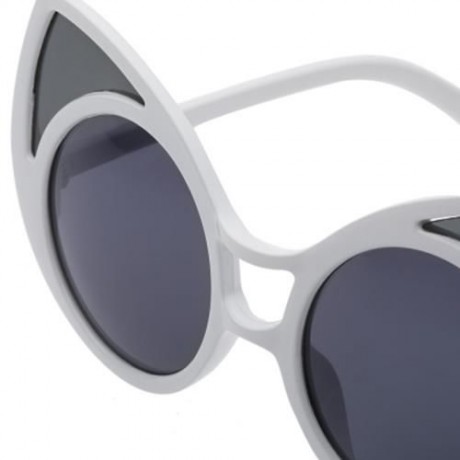 SIMPLE DESIGN OVERSIZE WOMEN GLASSES VINTAGE STYLE KITTEN SUNGLASSES (WHITE)