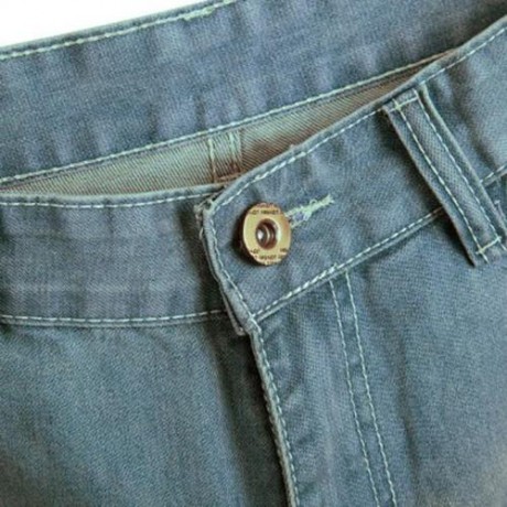 STREET STYLE BUTTON DESIGN FRAYED DENIM SHORTS FOR MEN (DEEP BLUE)