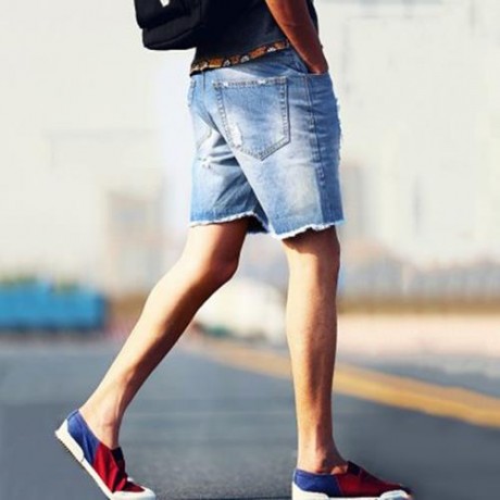 STREET STYLE BUTTON DESIGN FRAYED DENIM SHORTS FOR MEN (DEEP BLUE)