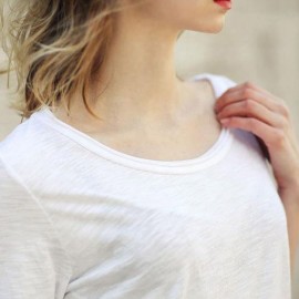 WOMEN'S SHORT SLEEVE WHITE T-SHIRT