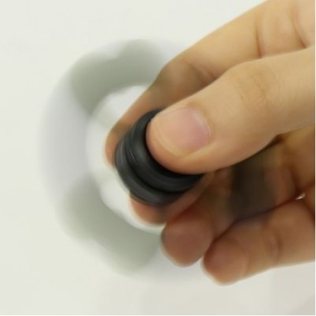ALLOY FIDGET EDC TOY CLOVER SHAPED HAND SPINNER (BLACK)