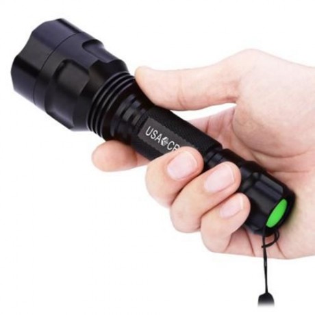 TONGMING C8 CREE XPE 5W 300LM LED FLASHLIGHT WITH BATTERY CHARGER (BLACK)