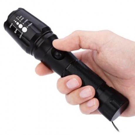 TONGMING AK - T6E T6 10W 500LM LED FLASHLIGHT WITH BATTERY CHARGER (BLACK)