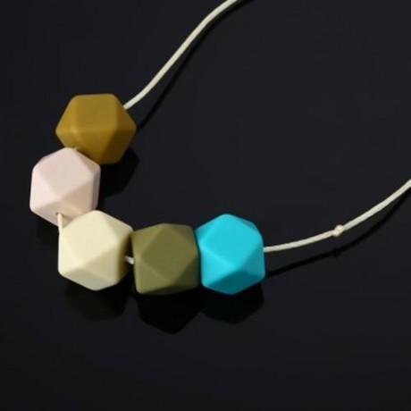 BABY SOFT SILICONE TEETHERS NECKLACE EXERCISE BABY CHEWING ABILITY (COLORMIX)