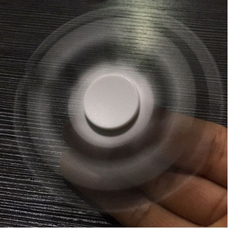 FIDDLE TOY SOCCER PATTERN FINGER GYRO FIDGET SPINNER