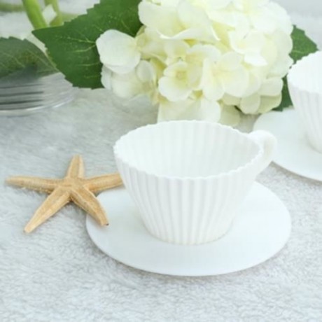 4PCS WHITE SILICONE CUPCAKE MUFFIN BAKING MOLD CUPS WITH TEA SAUCERS (WHITE)
