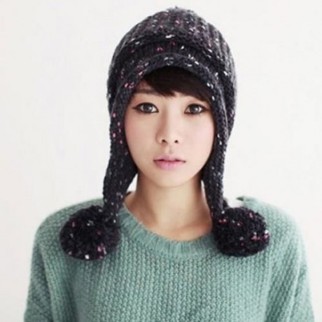 CHIC YARN BALL PENDANT DECORATED COLOR BLOCK KNITTED HAT FOR WOMEN (COLOR ASSORTED)