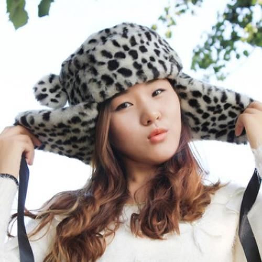 CHIC FAUX FUR AND RIBBONS LACING DECORATED LEOPARD PATTERN HAT FOR WOMEN (WHITE AND BLACK) CHIC FAUX FUR AND RIBBONS LACING DECORATED LEOPARD PATTERN HAT FOR WOMEN (WHITE AND BLACK)