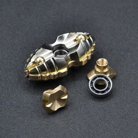 FOCUS TOY EGYPT INSECT ROTATING FINGER GYRO (SILVER)