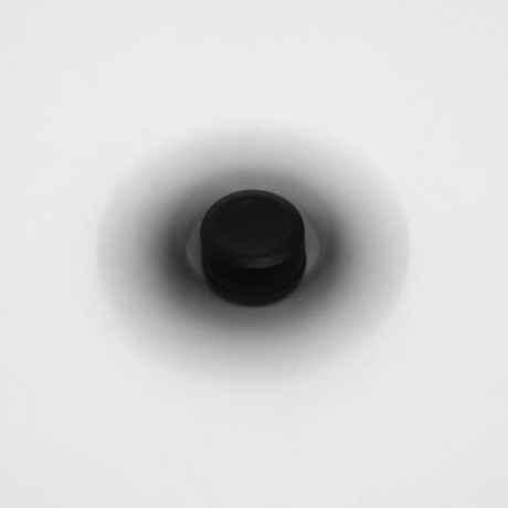 TRILATERAL ZINC ALLOY HAND SPINNING FINGER TOY (BLACK)