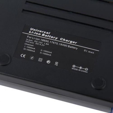 SOSHINE S1MAX - V3 LED INDICATOR LIGHT 4-SLOT 18650 17650 BATTERY CHARGER - 100 - 240V (BL