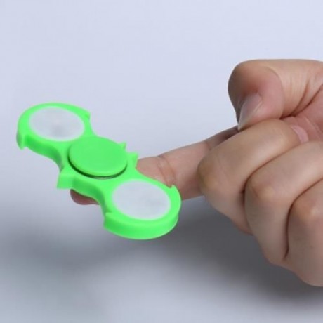 FIDDLE TOY COLORFUL FLASHING LED LIGHTS BAT FIDGET SPINNER (GREEN)