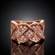 STYLISH WOMEN'S RHINESTONE WAVY PRINT ROSE GOLDEN RING (ROSE GOLD)