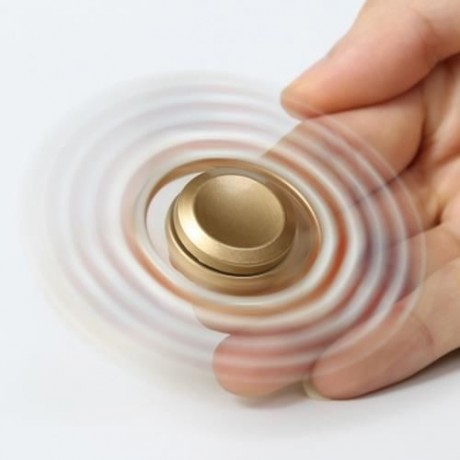 PATRIOTIC AMERICAN FLAG METAL FIDGET TRI HAND SPINNER (GOLDEN)