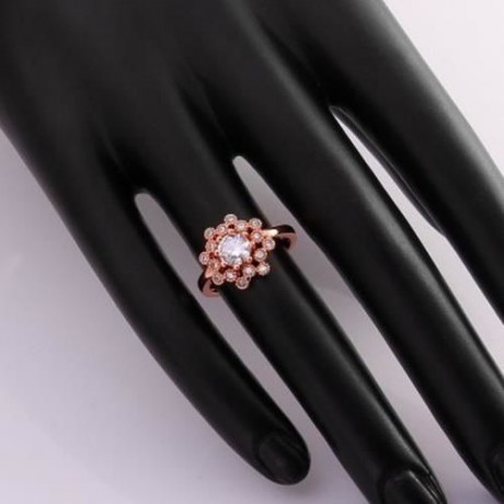 WOMEN'S RHINESTONE INLAID FLOWER RING (ROSE GOLDEN)