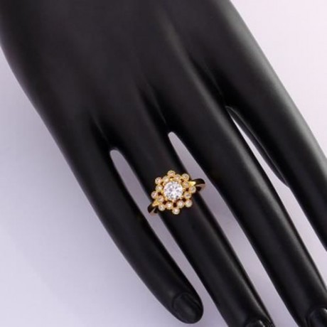 FASHIONABLE WOMEN'S RHINESTONE INLAID FLOWER RING (GOLDEN)