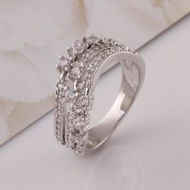 TRENDY WOMEN'S RHINESTONE STREAMLINED RING (PLATINUM)