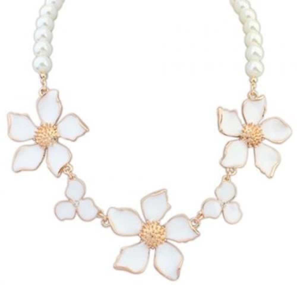 CHIC PEARL LINK FLOWER PENDANT NECKLACE FOR WOMEN (WHITE)