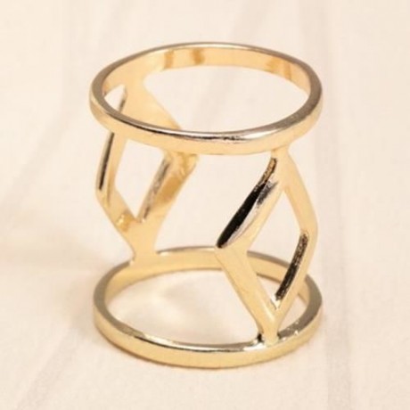 STYLISH WOMEN'S OPENWORK DIAMOND SHAPE DESIGN RING (GOLDEN)