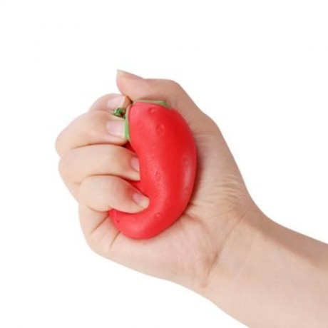 PU SLOW RISING SIMULATE STRAWBERRY PENDANT SQUEEZE TOY (RED)