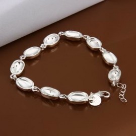 STYLISH CHIC WOMEN'S RHINESTONE SILVER COLOR BRACELET (SILVER)