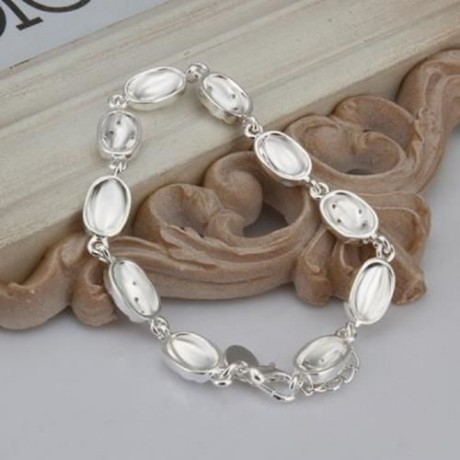 STYLISH CHIC WOMEN'S RHINESTONE SILVER COLOR BRACELET (SILVER)