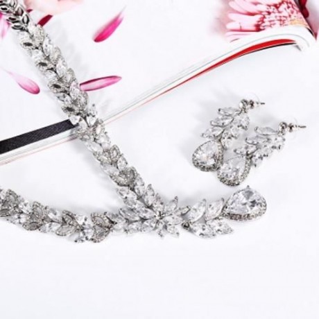 DROP-SHAPED RHINESTONE NECKLACE EARRINGS WOMEN JEWELRY SET (SILVER)