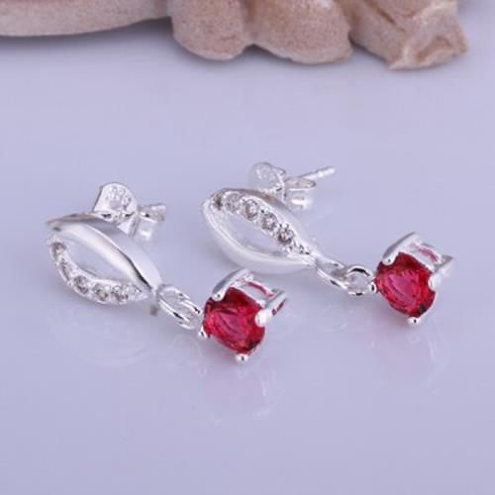 PAIR OF DELICATE CUTE WOMEN'S RHINESTONE INLAID LIPS EARRINGS (RED)