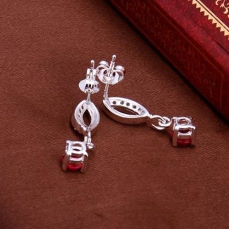 PAIR OF DELICATE CUTE WOMEN'S RHINESTONE INLAID LIPS EARRINGS (RED)