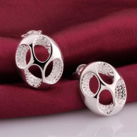 SWEET HOLLOW OUT OVAL EARRINGS FOR WOMEN (SILVER)
