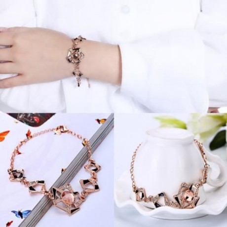 TRENDY GEOMETRIC RHINESTONE PLATED WOMEN BRACELET (GOLDEN)