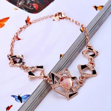 TRENDY GEOMETRIC RHINESTONE PLATED WOMEN BRACELET (GOLDEN)