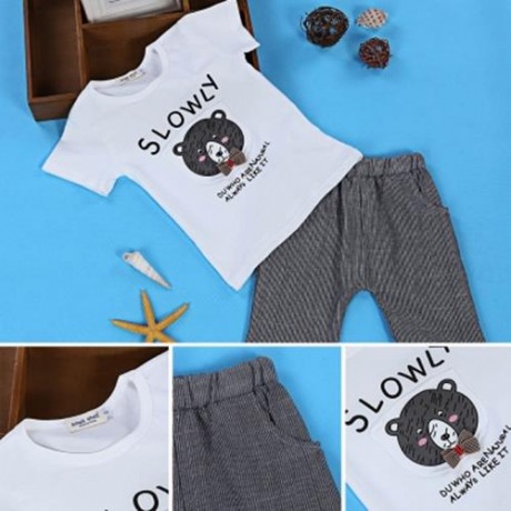 2PCS BOYS KIDS CASUAL SLOWLY PRINTED T-SHIRT PLAID CROP PANTS (WHITE)