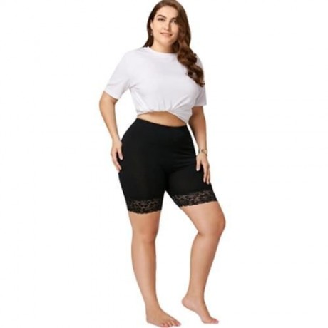 PLUS SIZE LACE INSERT SHORT LEGGINGS (BLACK)