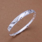 STYLISH CHIC WOMEN'S SILVER PLATED BRACELET (SILVER)