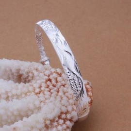 STYLISH CHIC WOMEN'S SILVER PLATED BRACELET (SILVER)