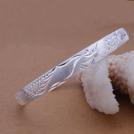 STYLISH CHIC WOMEN'S SILVER PLATED BRACELET (SILVER)