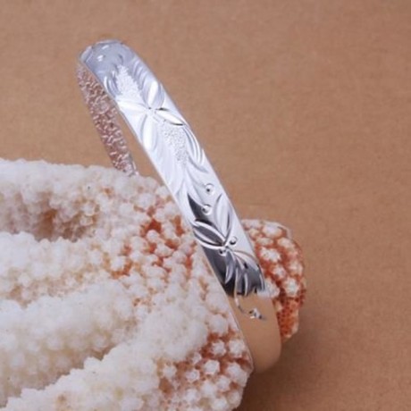 STYLISH CHIC WOMEN'S PRINTED ROUND BRACELET (SILVER)