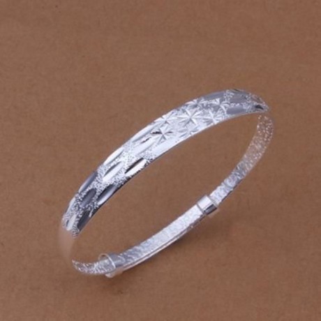 STYLISH CHIC WOMEN'S PRINTED ROUND SHAPE BRACELET (SILVER)