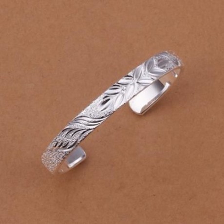 STYLISH CHIC WOMEN'S PRINT CARVED ROUND BRACELET (SILVER)