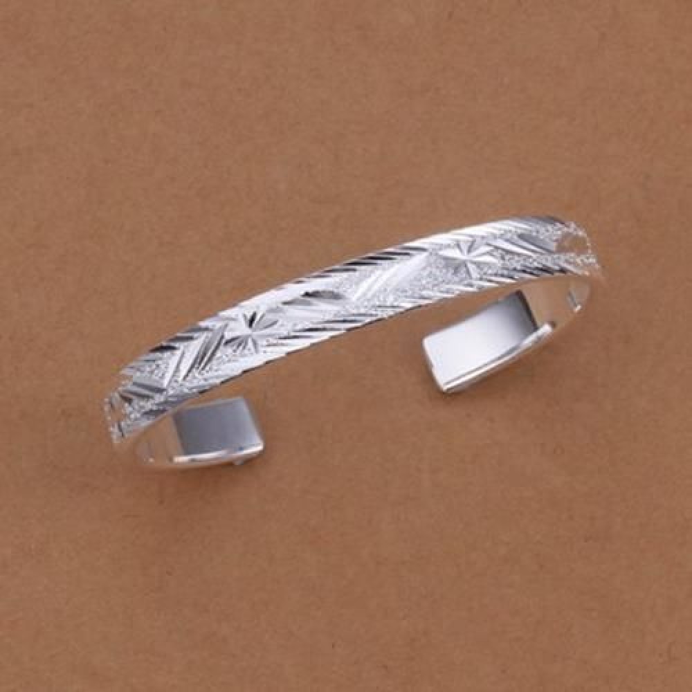 CHIC STYLISH WOMEN'S PRINT CARVED ROUND BRACELET (SILVER)