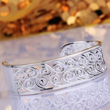 CHIC OPENWORK LINK BRACELET FOR WOMEN (WHITE)