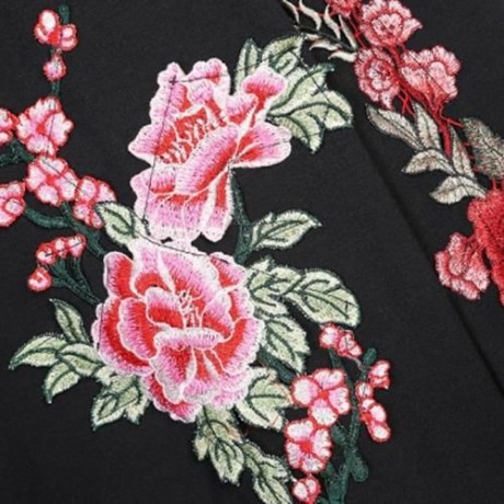 ROUND COLLAR LONG SLEEVE EMBROIDERY WOMEN SWEATSHIRT (BLACK)