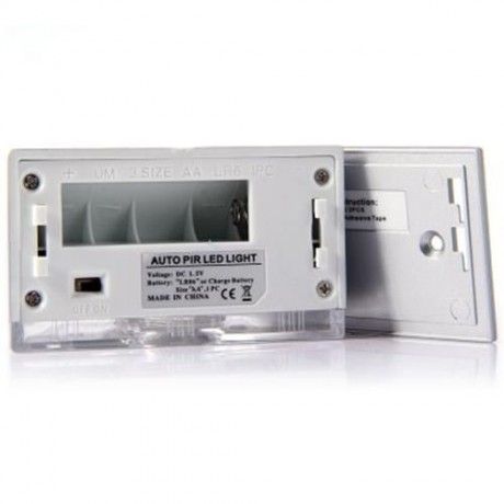 L0403 SLEEK IR MOTION SENSOR AUTO PIR 4 LEDS LIGHT (SILVER)