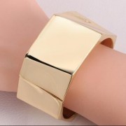 CHIC GEOMETRICAL SHAPE AND SMOOTH SURFACE DESIGN ALLOY BRACELET FOR WOMEN (GOLDEN)