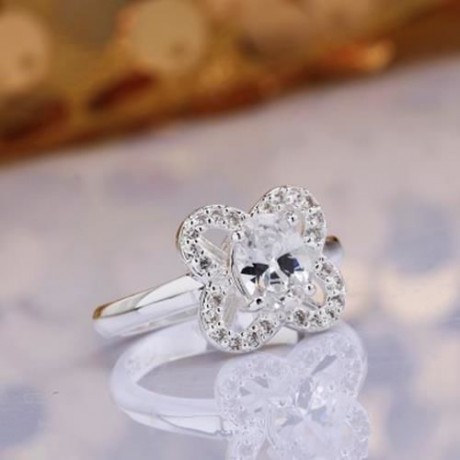 FRESH STYLE FLORAL RHINESTONE EMBELLISHED RING FOR WOMEN (WHITE)