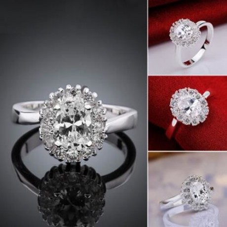 FASHIONABLE ROUND EMBELLISHED RHINESTONE WOMEN'S RING (WHITE)
