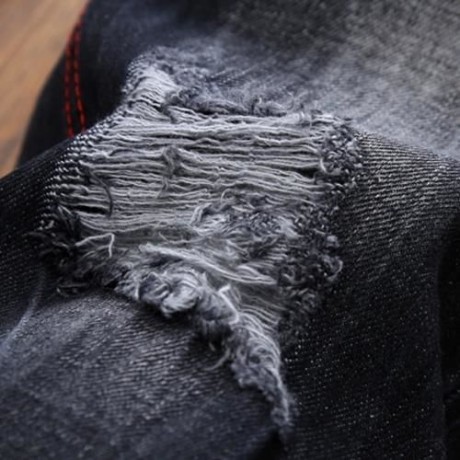 STRAIGHT LEG EMBROIDERY DISTRESSED JEANS (BLACK)