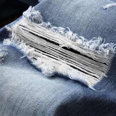 ZIPPER FLY STRAIGHT LEG BLEACHED EFFECT DISTRESSED JEANS (DENIM BLUE)
