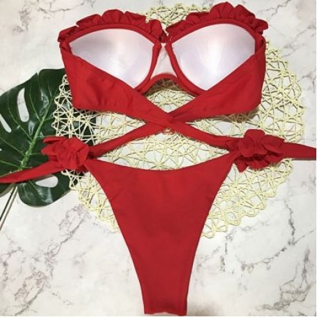 Sexy Strapless Padded Underwire Ruffle Solid Color Low Waist Women Bikini Set (RUBY RED)